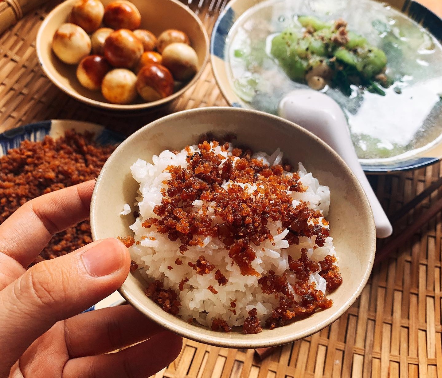 Cách làm thịt chưng mắm tép thơm ngon, đậm đà dù đông hay hè ăn đều tốn cơm, ngon miệng