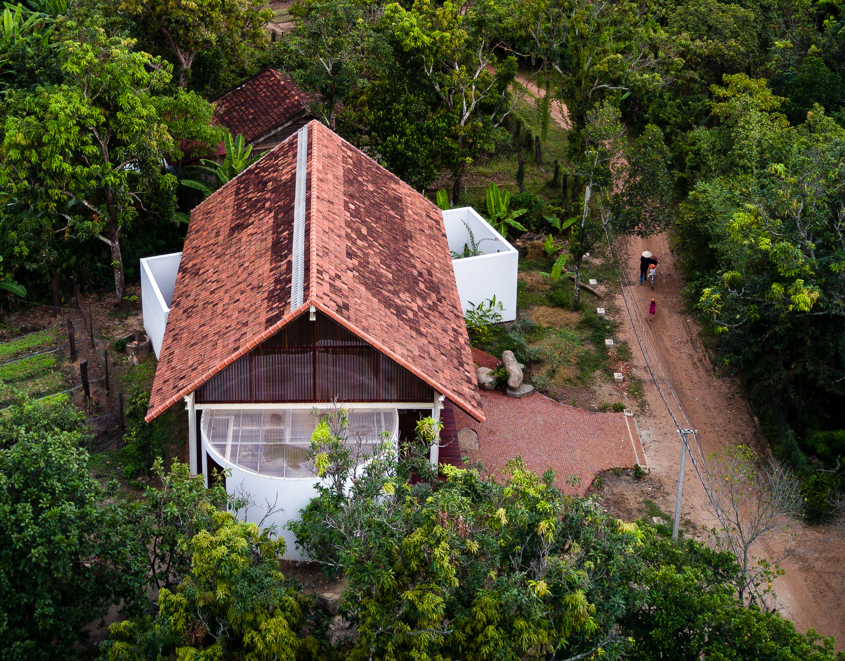 YT House, ngôi nhà mái ngói nhuốm màu thời gian nhưng từng góc nhà đều rất đương đại