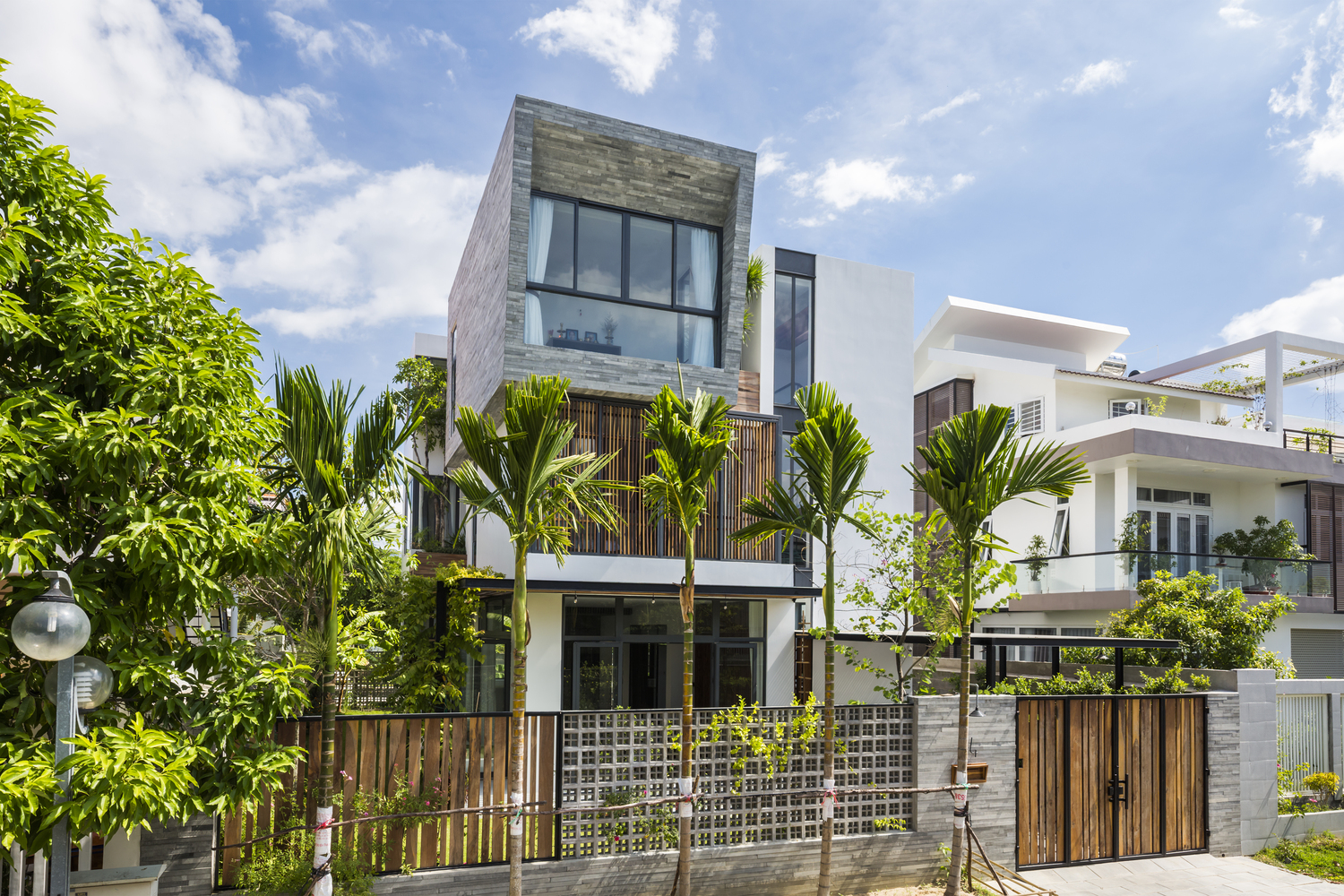 Nha Trang House, ngôi nhà toát lên vẻ đẹp nhẹ nhàng thư thái giữa thành phố biển đầy nắng gió