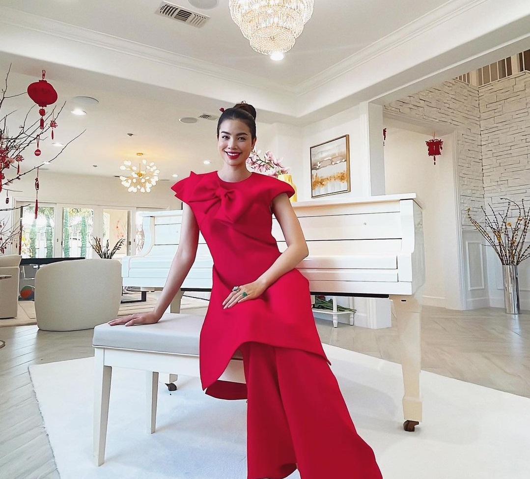 Cận cảnh biệt thự ở Mỹ của Phạm Hương: Tone trắng sang trọng, góc nào cũng chuẩn giới hào môn