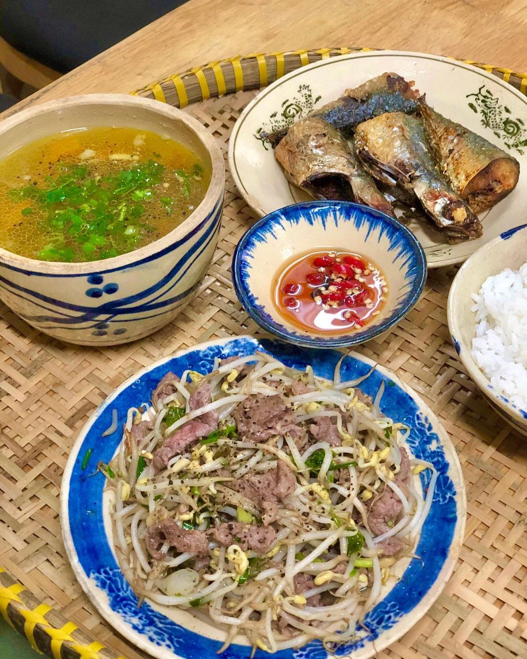 Cách làm giá xào thịt bò giòn ngon, mềm ngọt cho những ngày bận rộn - Ảnh 1