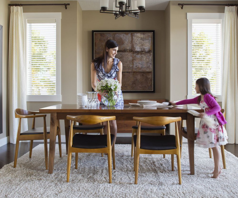 Muốn gia đình đầm ấm, thuận hòa, đừng bao giờ đặt 3 vật này lên bàn ăn