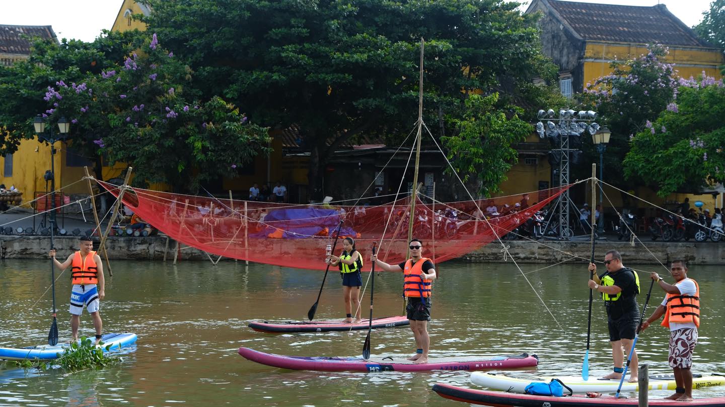 Chèo SUP trên sông Hoài, trải nghiệm thú vị mà bạn không nên bỏ qua khi đến Hội An - Ảnh 1