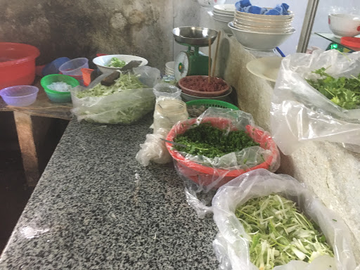 Bún nước, phiên bản biến tấu từ bún tôm Bình Định khiến nhiều người mê mẩn khi đến Kon Tum - Ảnh 1