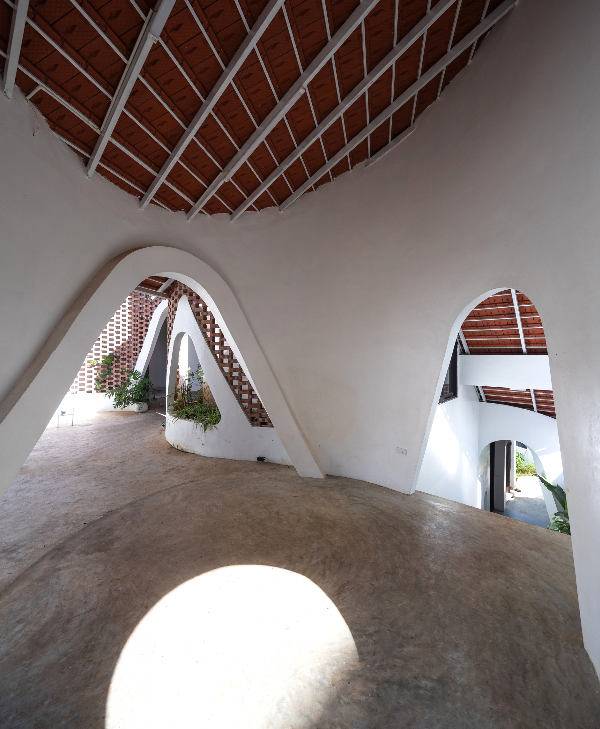 Ngôi nhà Sơn La khéo léo cải tạo bằng cách tận dụng vật liệu gạch cũ và mới cho cái nhìn ấn tượng - Ảnh 2