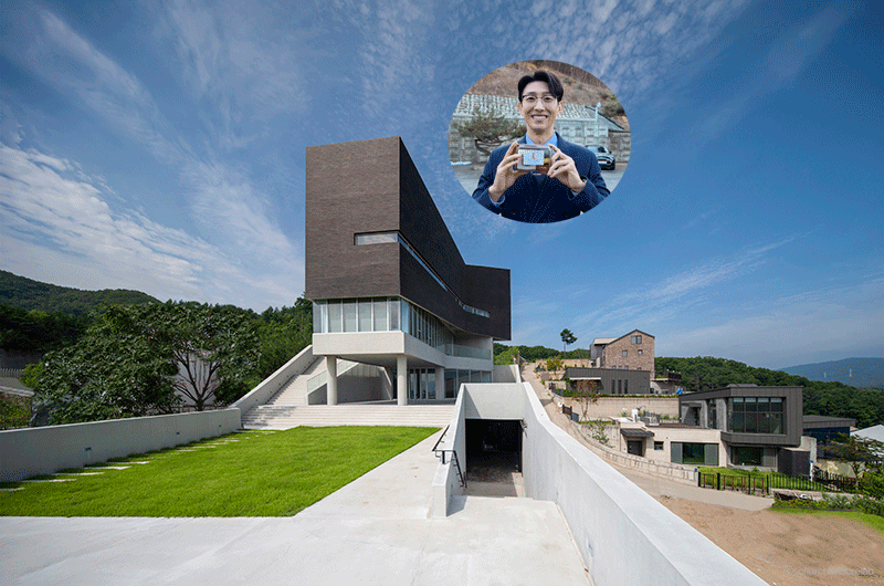 Biệt thự đẹp như bảo tàng, view núi đồi mãn nhãn của Kang Ki Young 'Nữ luật sư kỳ lạ Woo Young Woo'