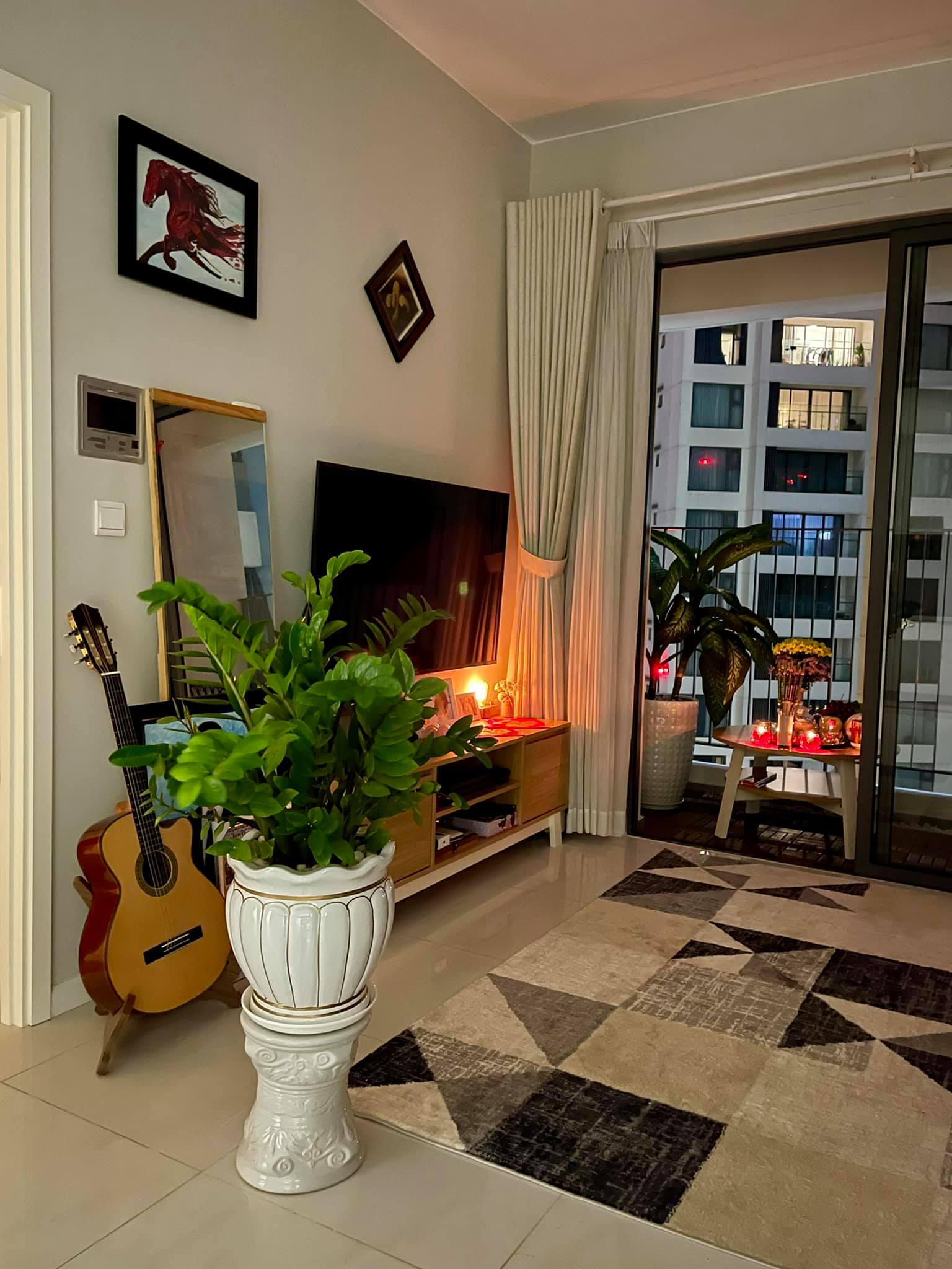 Lê Âu Ngân Anh ở căn hộ rộng 280m2, chồng sắp cưới không kém cạnh với căn hộ cao cấp ở Thảo Điền - Ảnh 2