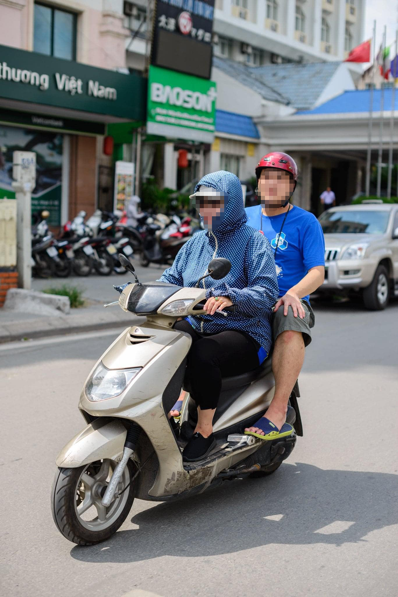 Chàng trai ngoài 30 vẫn cần đến mẹ hỗ trợ tỏ tình bạn gái và cái kết được đoán trước - Ảnh 1