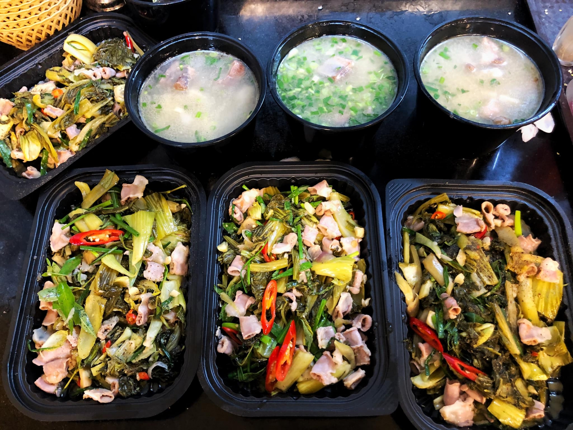 7 địa chỉ bán món lòng xào dưa giòn ngon, hấp dẫn tại Hà Nội mà bạn nên biết - Ảnh 1