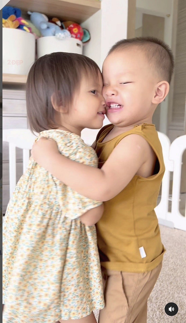 Phận làm em nhưng Leon chiều chị Lisa hết mức, cách thể hiện tình cảm khiến fan cười bò - Ảnh 1