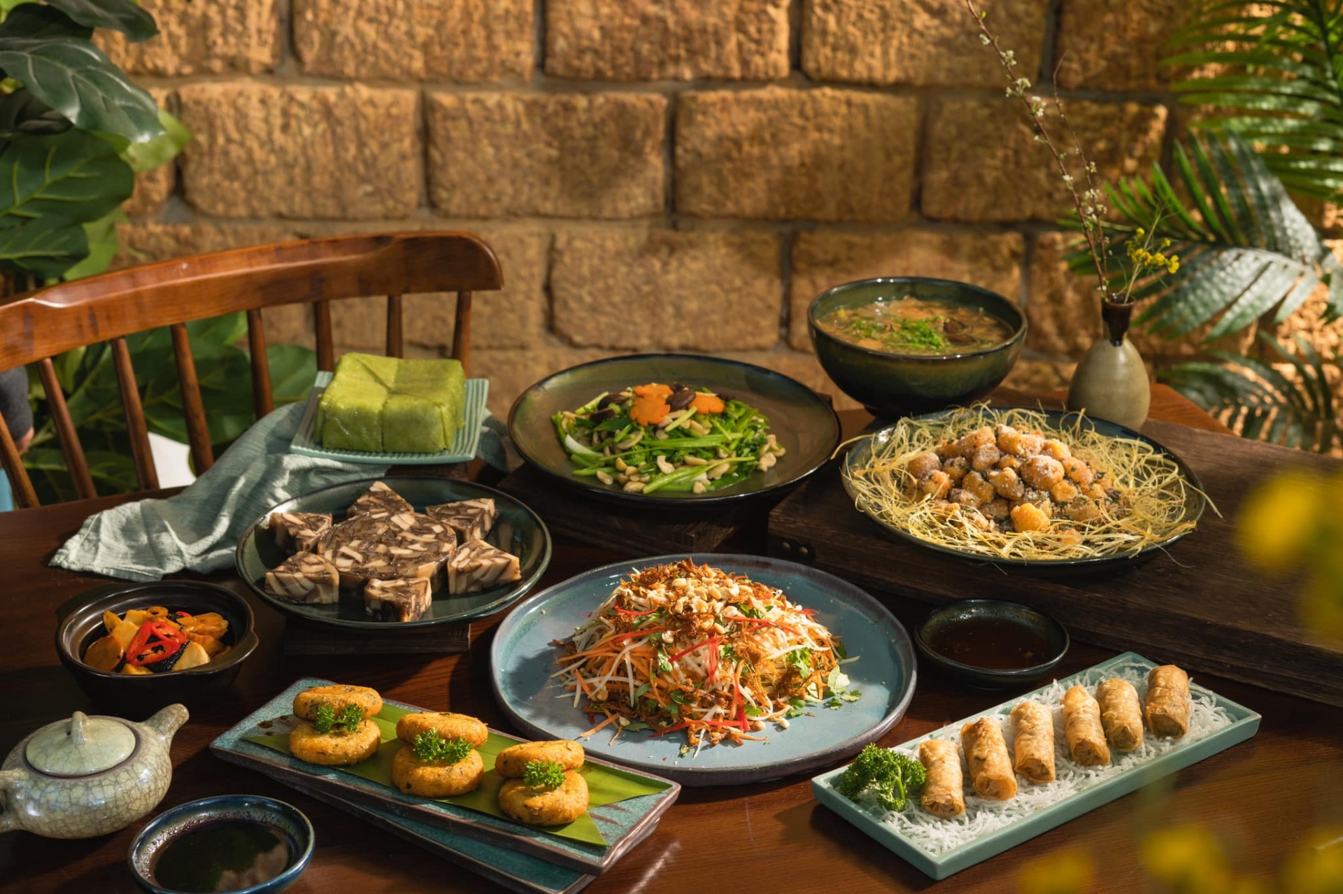 5+ nhà hàng chay mới toanh, đồ ngon, không gian đẹp ở Hà Nội - Ảnh 3