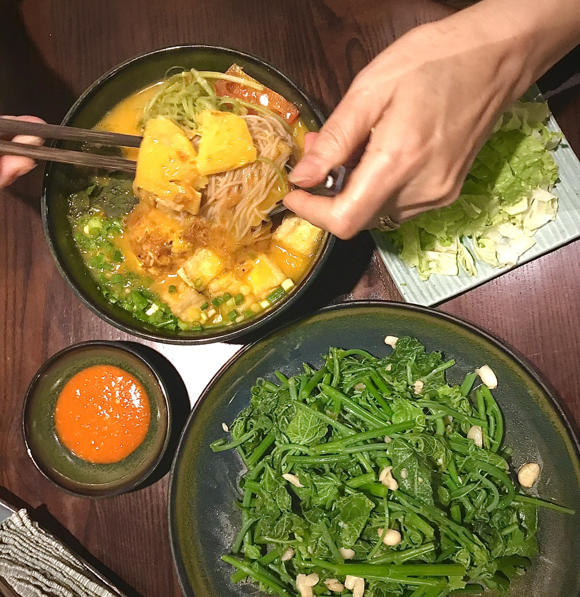 5+ nhà hàng chay mới toanh, đồ ngon, không gian đẹp ở Hà Nội - Ảnh 1