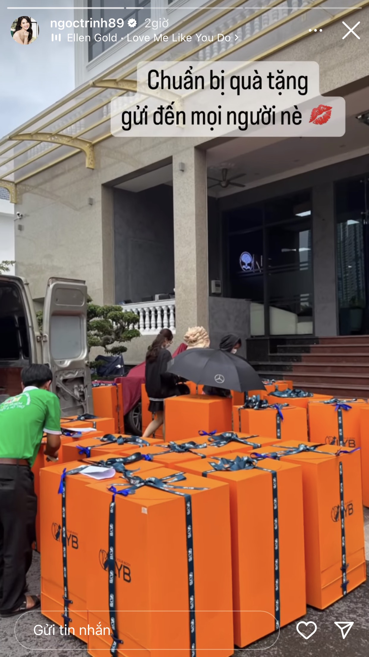 Ngọc Trinh chuẩn bị nguyên một xe quà hoành tráng để đem tặng hậu sinh nhật 33 - Ảnh 3
