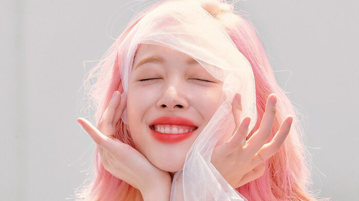 Mẹ ruột Sulli tiết lộ con gái từng tự tử hụt vì chia tay bạn trai Choiza