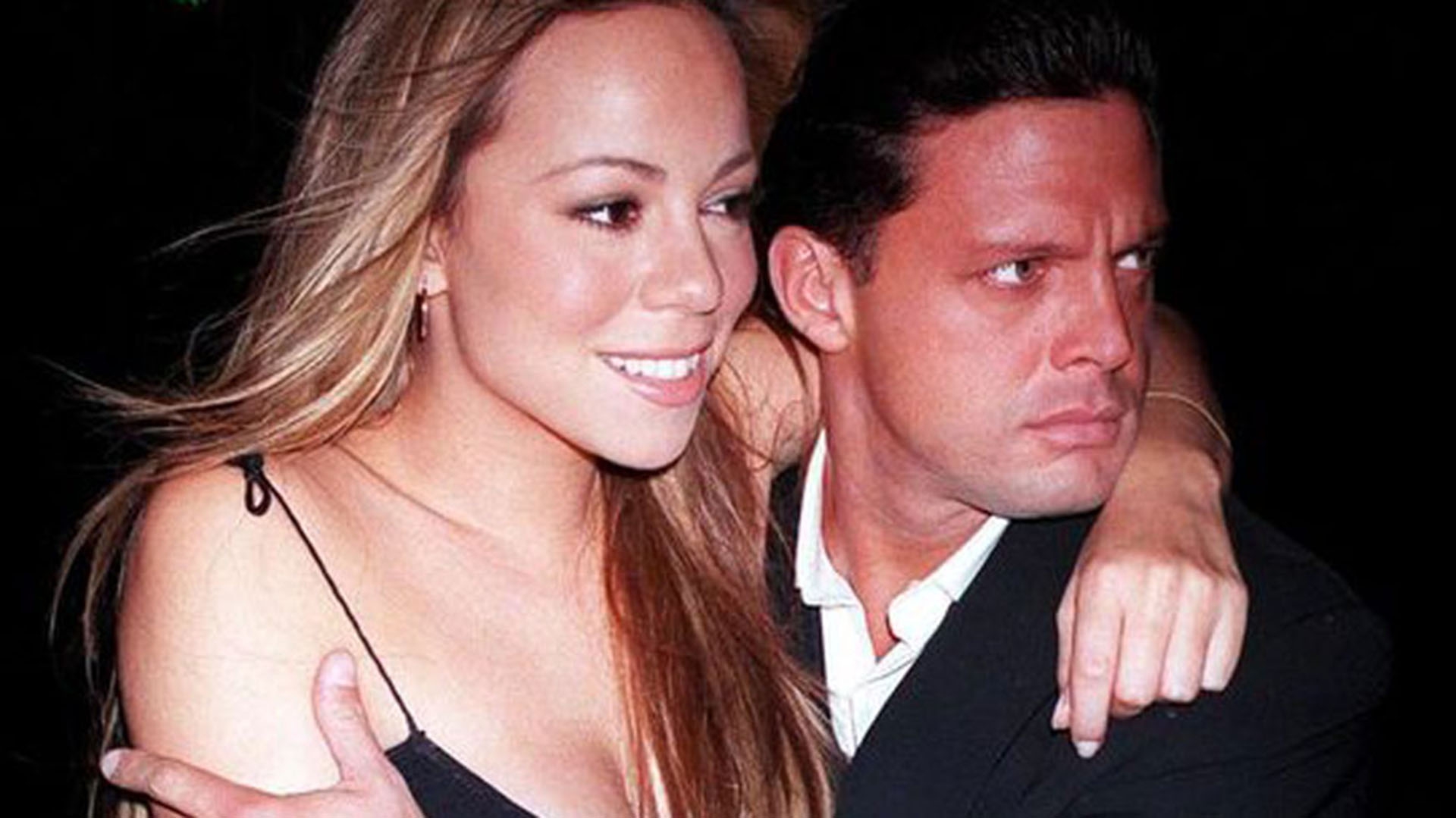 Cuộc tình của Mariah Carey với nam ca sĩ người Mexico kéo dài 3 năm.
