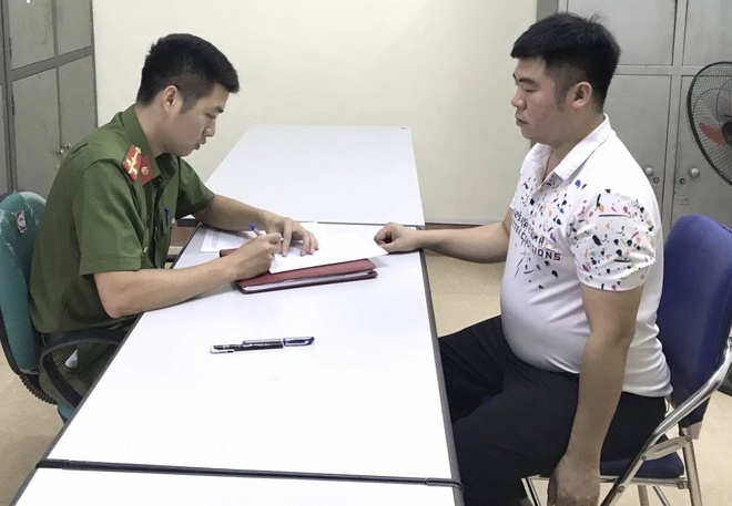 Người đàn ông đánh cháu bé 2 tuổi tại trường mầm non đã ra trình diện