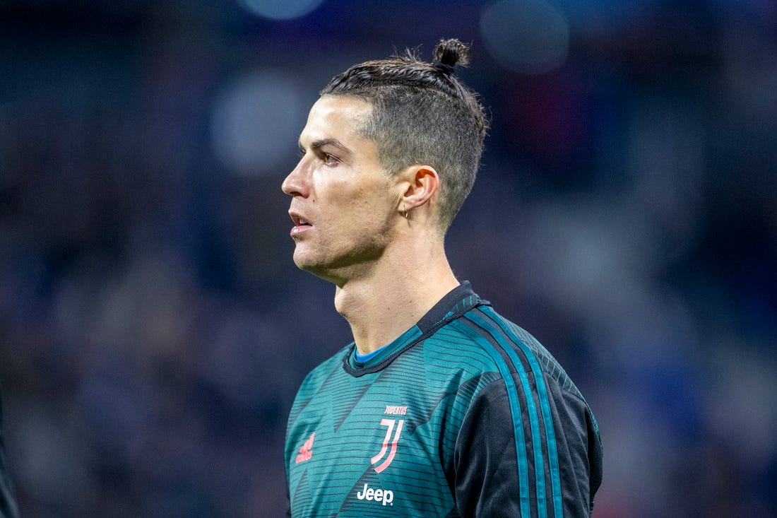 Cristiano Ronaldo mắc Covid-19
