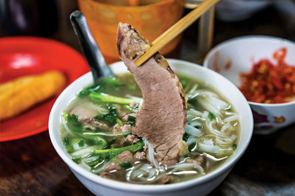 Người phụ nữ ở Hà Nội bị thủng ruột sau khi ăn phở