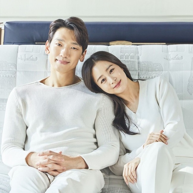 Hôn nhân của Bi Rain và Kim Tae Hee là biểu tượng hạnh phúc của showbiz Hàn.