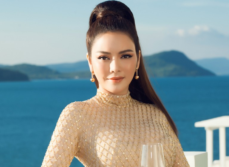 Lý Nhã Kỳ tuổi U40: Đại gia showbiz Việt, có tất cả trừ một người đàn ông