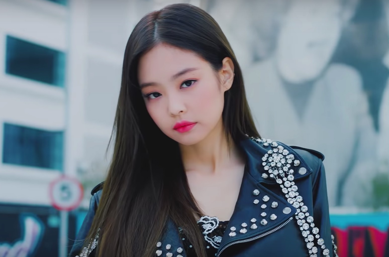 MV Solo chạm mốc 600 triệu view xác lập kỷ lục mới cho Jennie (BlackPink)