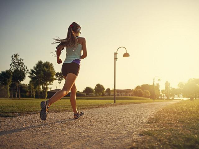 Tập thể dục đều đặn giúp kiểm soát bệnh tiểu đường, huyết áp cao và Cholesterol máu - những bệnh dễ gây ra các bệnh lý về mắt.