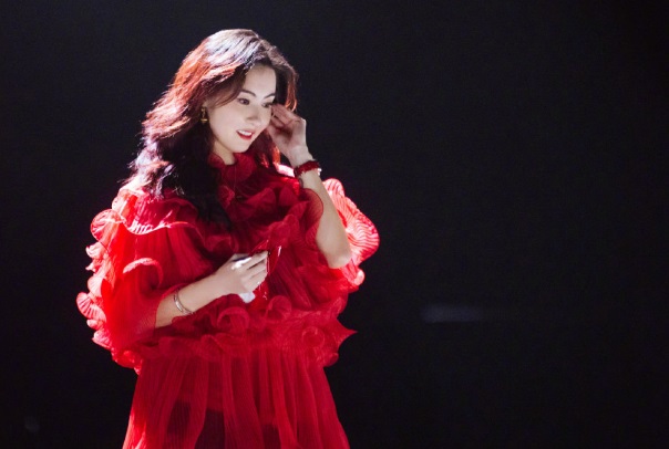 Trương Bá Chi: Từ viên ngọc có vết đến mẹ 3 con được tỷ dân yêu mến