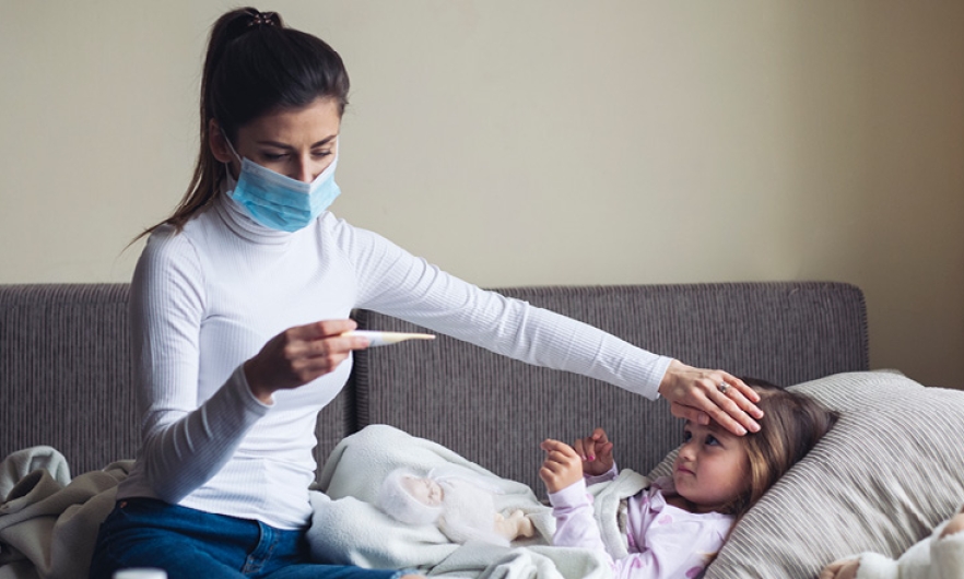 Bộ Y tế khuyến cáo không xông cho trẻ mắc Covid và hướng dẫn cách dùng thuốc hạ sốt đúng nhất