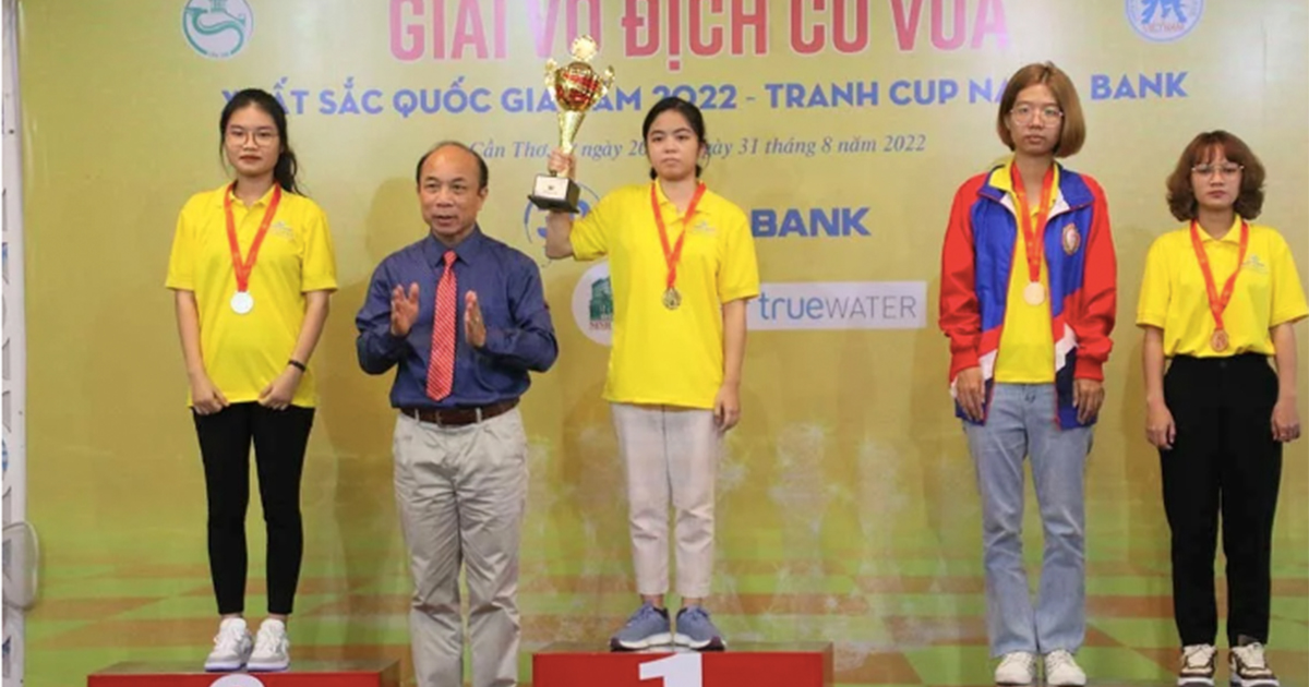 Nữ sinh chuyên Hà Nội Amsterdam xuất sắc giành giải Vô địch Cờ vua quốc gia năm 2022