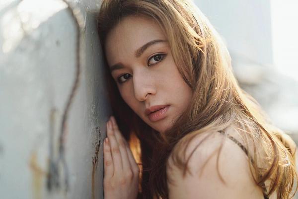 Cận cảnh nhan sắc tân Hoa hậu Hồng Kông 27 tuổi nặng 62kg đang khiến MXH dậy sóng - Ảnh 2