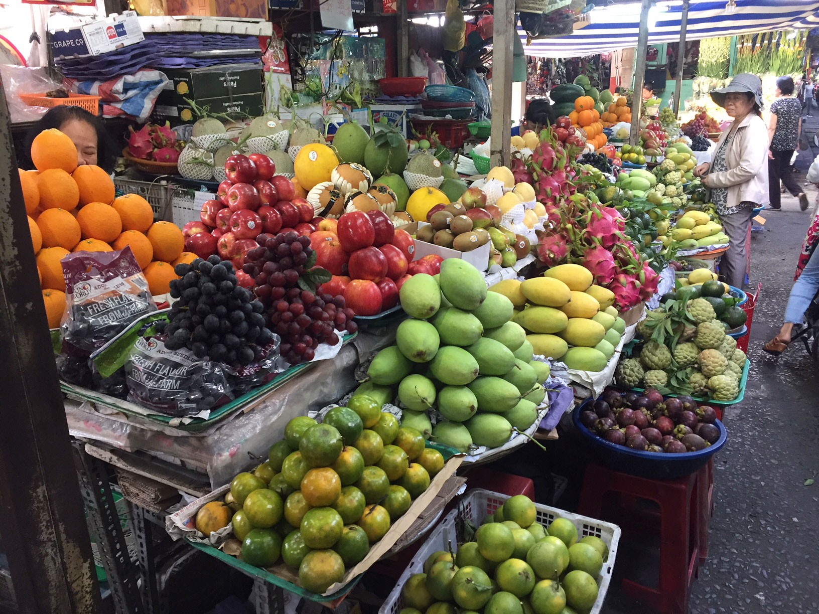 Giữa mê cung hoa quả, chọn quả gì không lo "đồ Tàu", không hóa chất bảo quản?