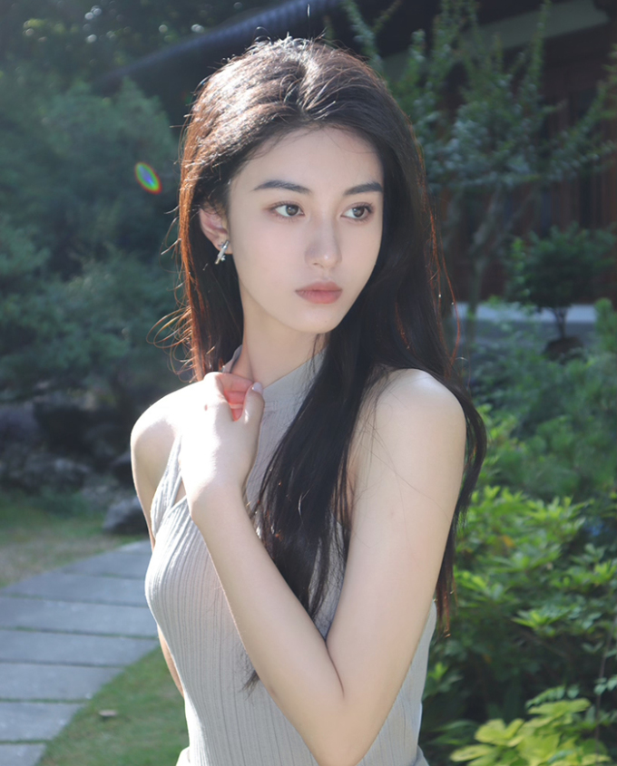 Loạt ảnh đẹp mê mẩn của Vương Tử Thuần - tân Tiểu Long Nữ Thần điêu đại hiệp phiên bản 2022 - Ảnh 2