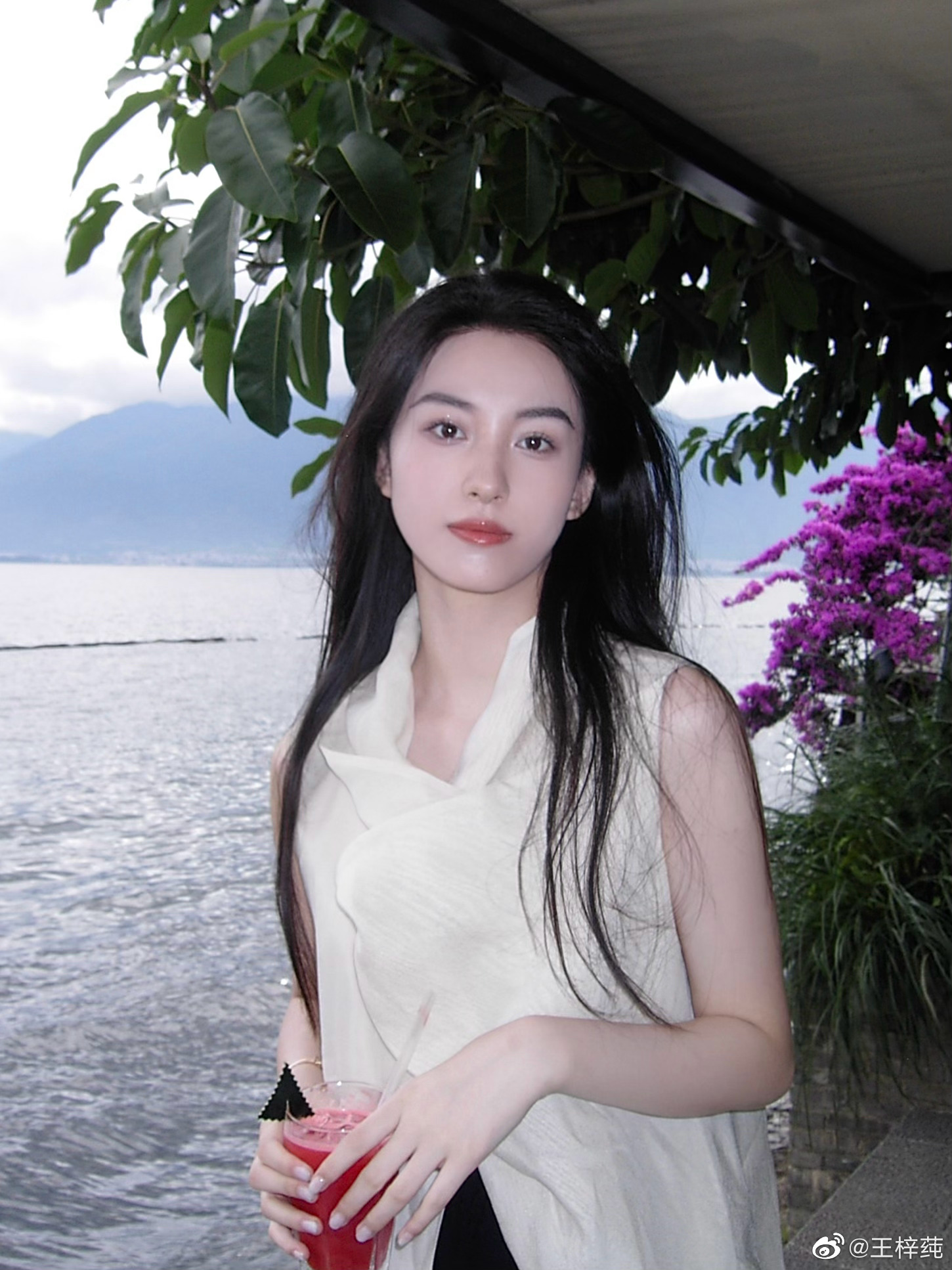 Loạt ảnh đẹp mê mẩn của Vương Tử Thuần - tân Tiểu Long Nữ Thần điêu đại hiệp phiên bản 2022 - Ảnh 3