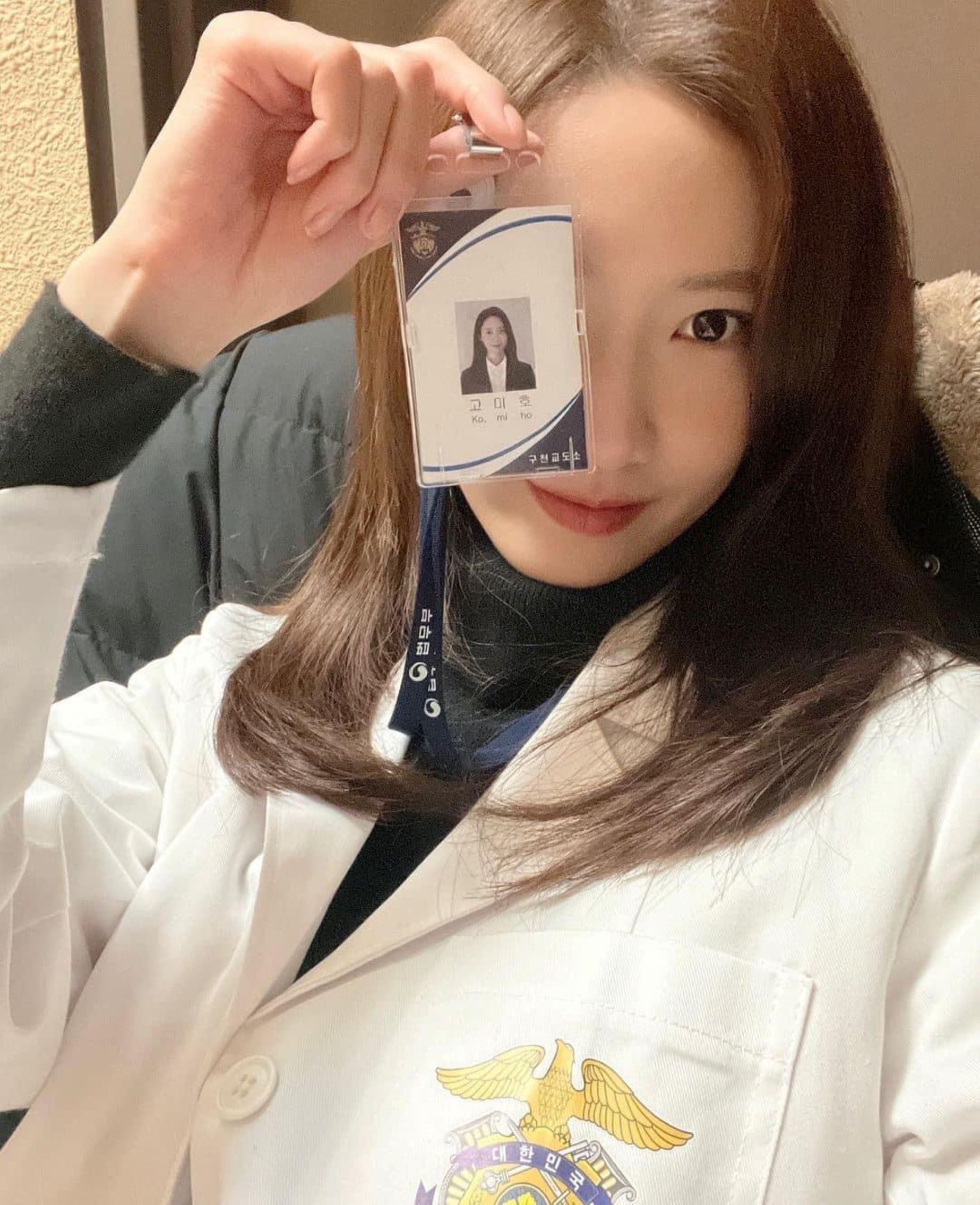 Không tạo sóng, chỉ cúp nhẹ kết hợp với mái layer cũng khiến người đẹp xứ Hàn xoá tan độ tuổi gần U40