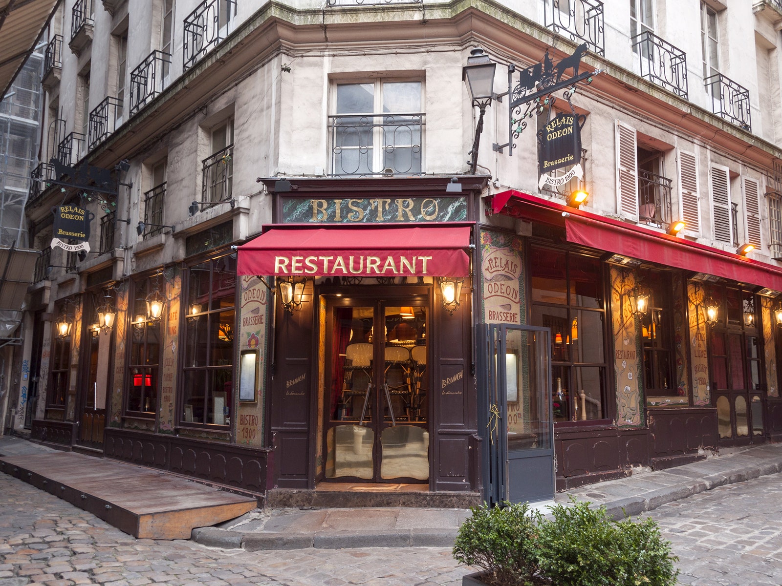 20 điểm du lịch nổi tiếng ở Paris bạn không nên bỏ qua khi đi du lịch Pháp - Ảnh 19