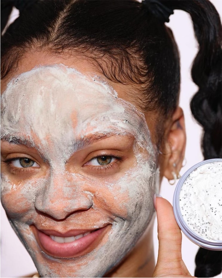 Học Rihanna cách skincare an toàn, hiệu quả cho mẹ bầu - Ảnh 1