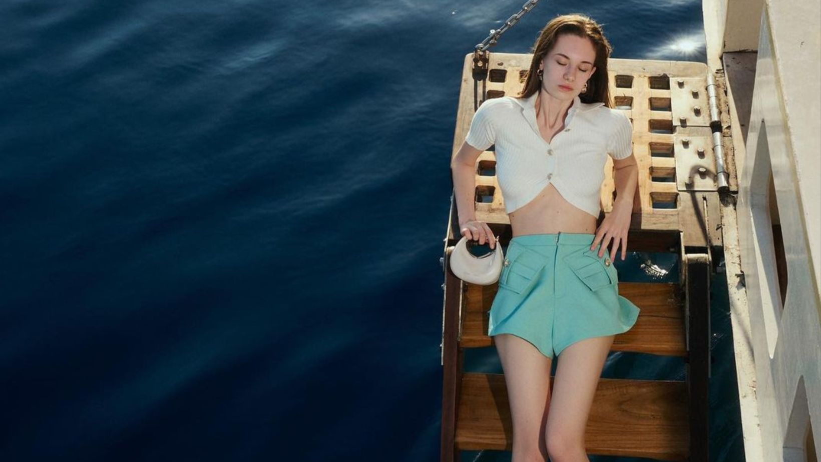 Sắc xanh đang 'làm mưa làm gió' khiến các chị em không thể rời mắt!