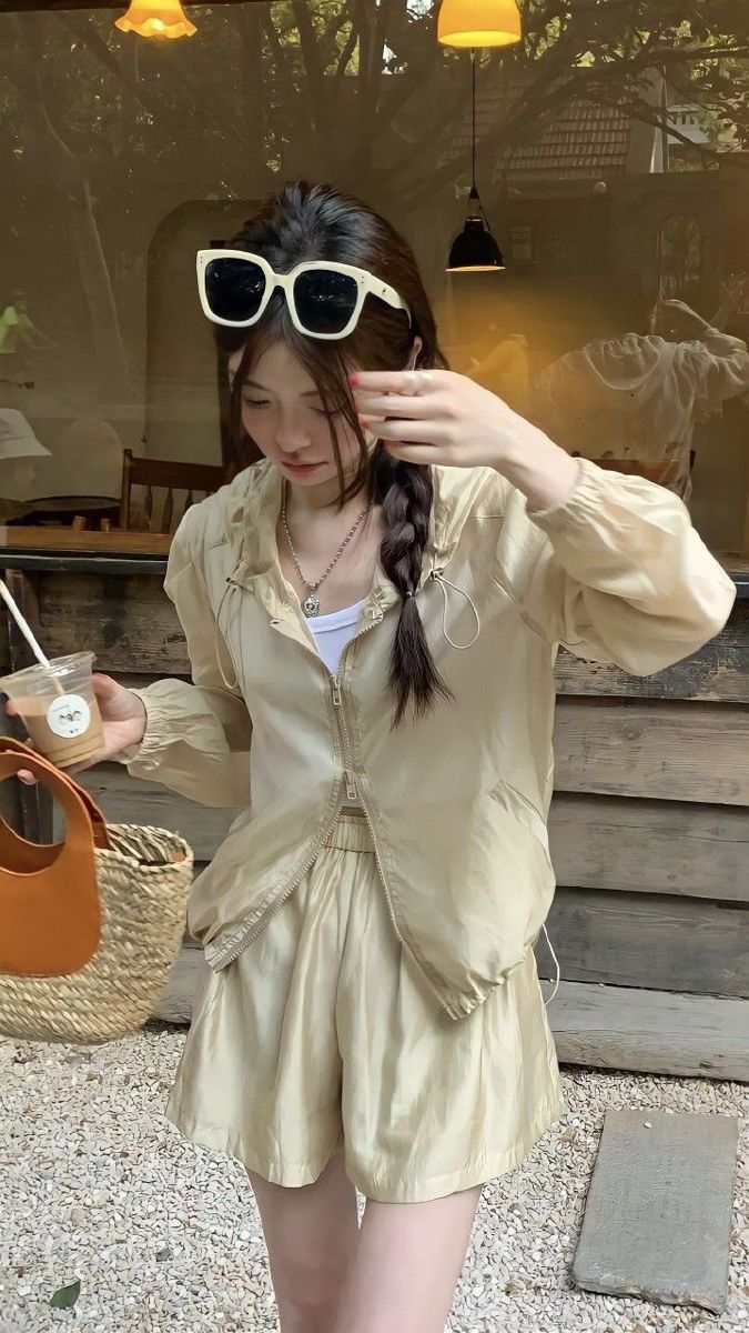 Áo vải dù không bao giờ lỗi mốt