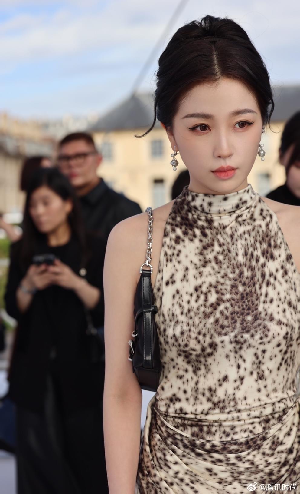 Nữ diễn viên ghi điểm với visual trong trẻo, rạng rỡ trong mọi khung hình.