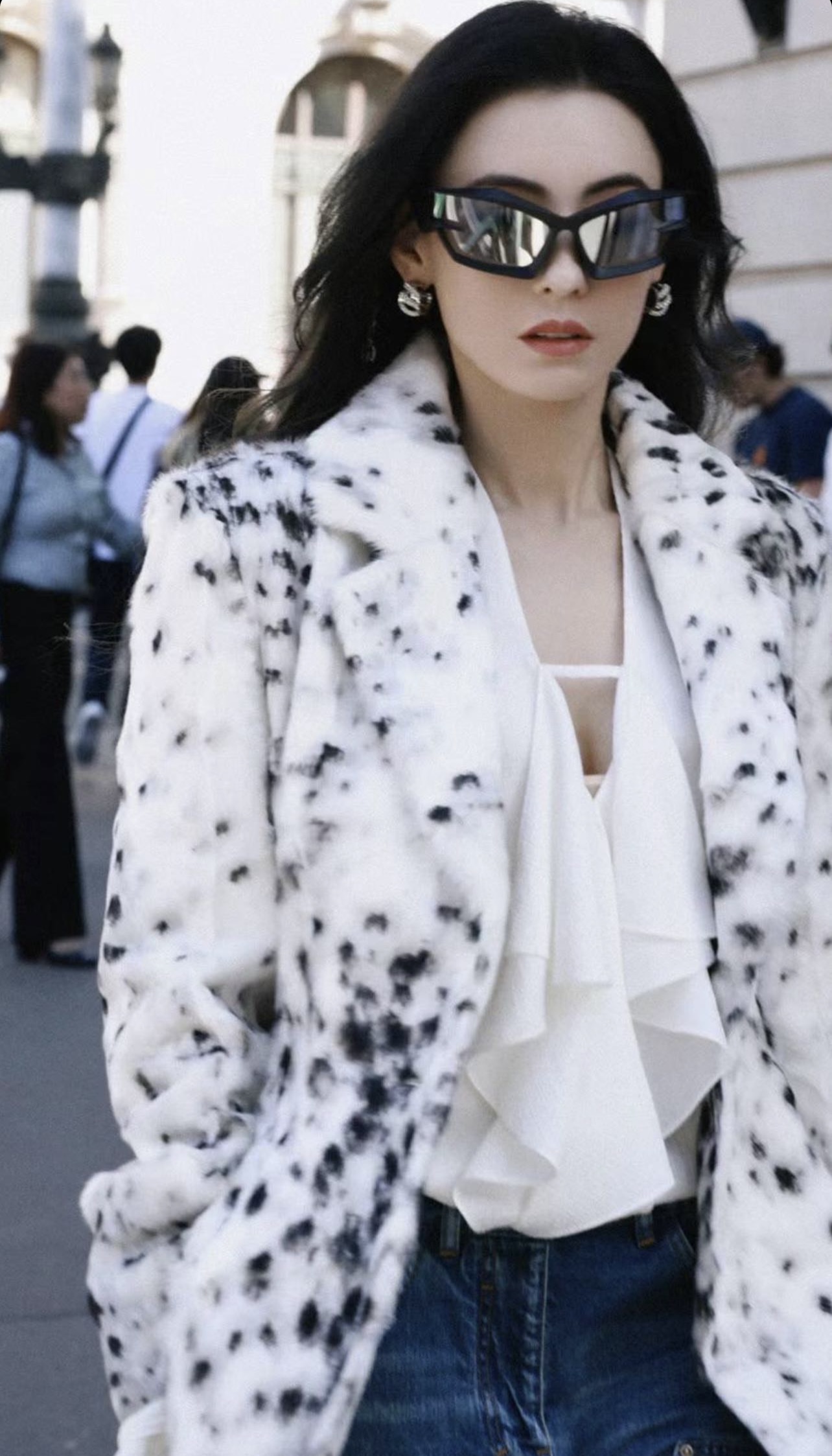 Trương Bá Chi với Out-fit 