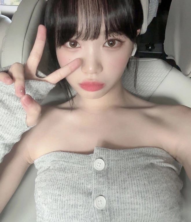 Trong thực tế, khi ghi hình, Chaewon luôn đặt một quy tắc là đắp mặt nạ vào buổi tối trước đó. Điều đặc biệt là cô rất coi trọng việc 