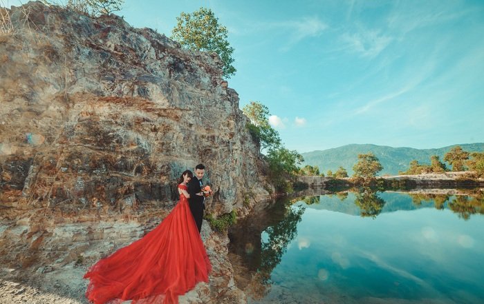 Nhiều cặp đôi đã chọn Hồ Tà Pa để ghi lại những khoảnh khắc đáng nhớ của cuộc đời.