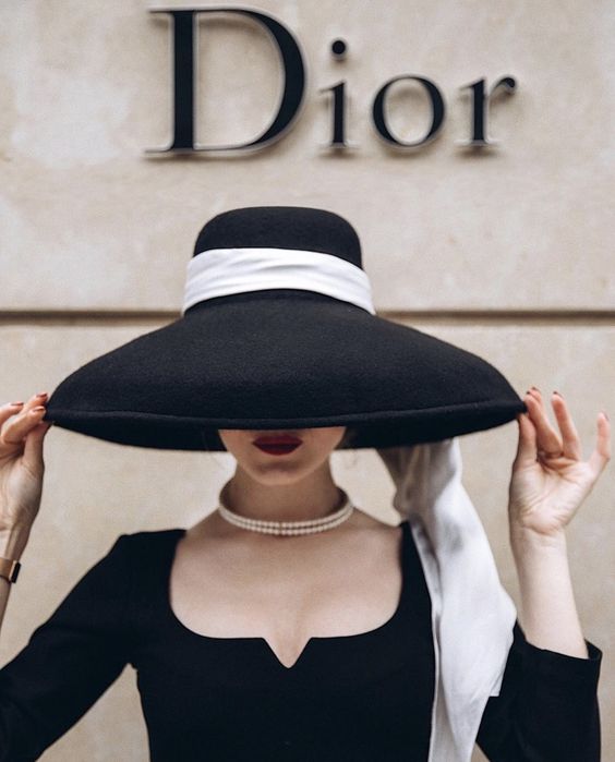 Sự sang trọng trong phong cách thời trang của Dior