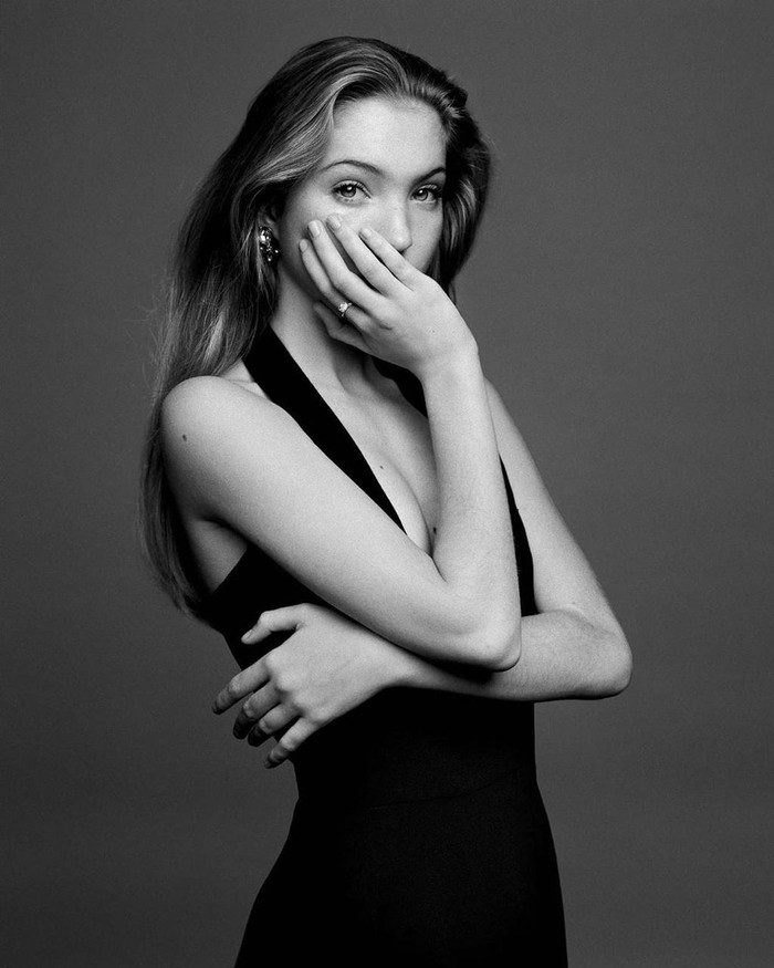 Ái nữ của siêu mẫu Kate Moss được nhận xét là có năng khiếu làm mẫu giống mẹ mình.
