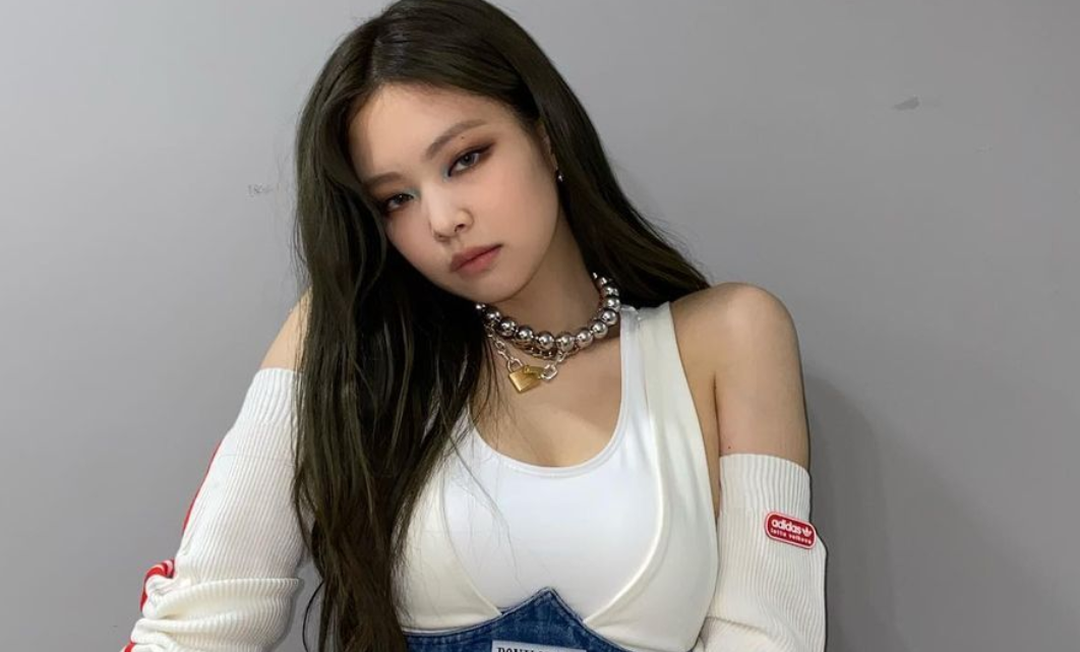 Jennie BlackPink tiếp tục gây tranh cãi về trang phục