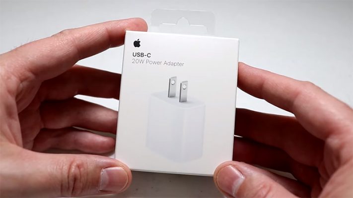Củ sạc iPhone 12 loạn giá tại thị trường Việt