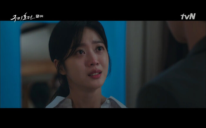 Ji Ah liên tục oán trách Yi Yeon vì những gì anh đã làm.