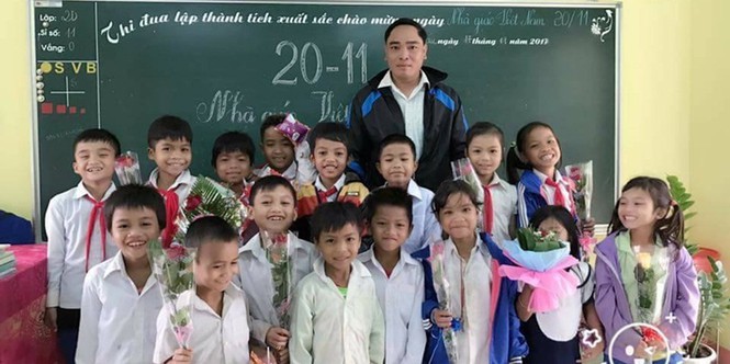 Thầy giáo Hồ A Chương đã gắn bó hơn 10 năm với ngôi trường vùng cao ở tỉnh Quảng Trị.