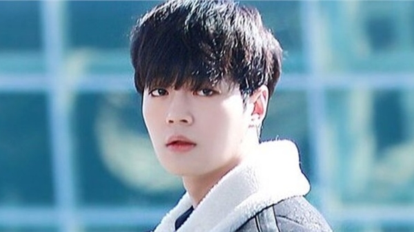 Idol Hàn Quốc đầu tiên xác nhận dương tính với Covid-19