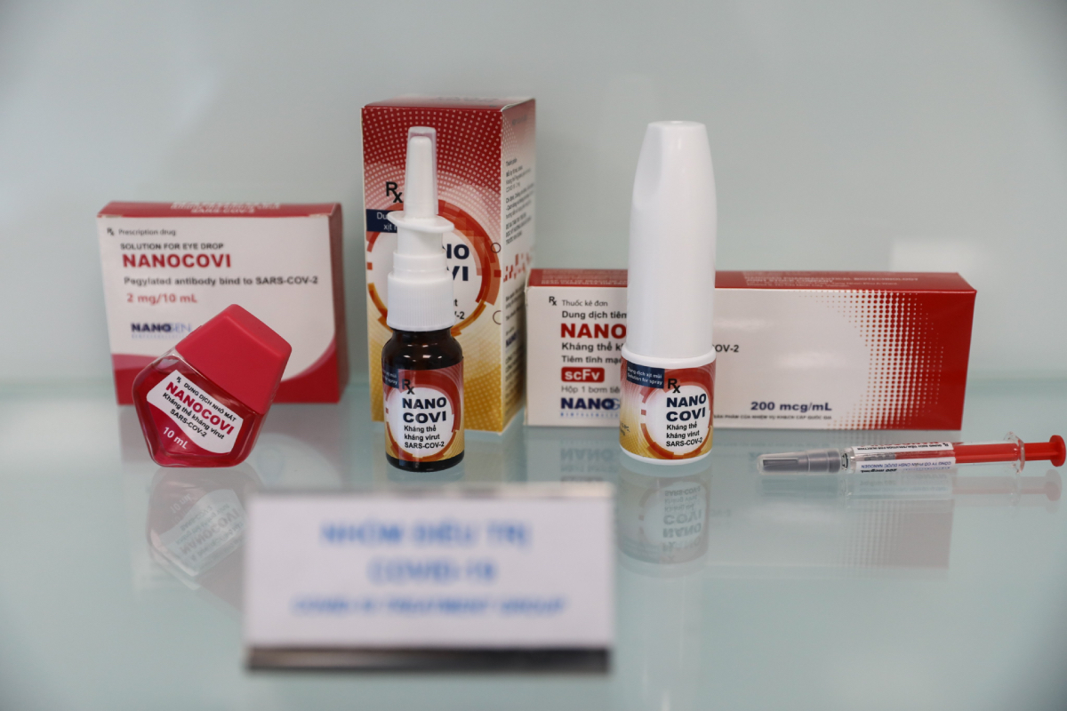 Việt Nam sẽ có vaccine Covid-19 dạng nhỏ mắt và xịt mũi.